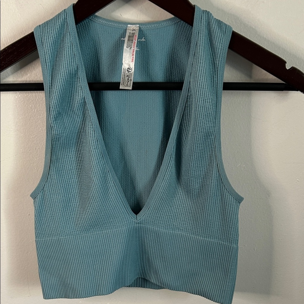 Urban Outfitters Out From Under Hailey Seamless Plunge Bra Top V-Neck Tank Top